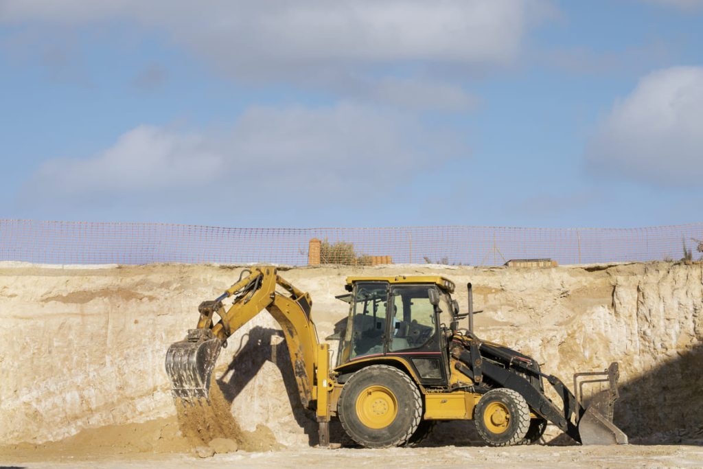 excavator-digging-ground-day-light (2)